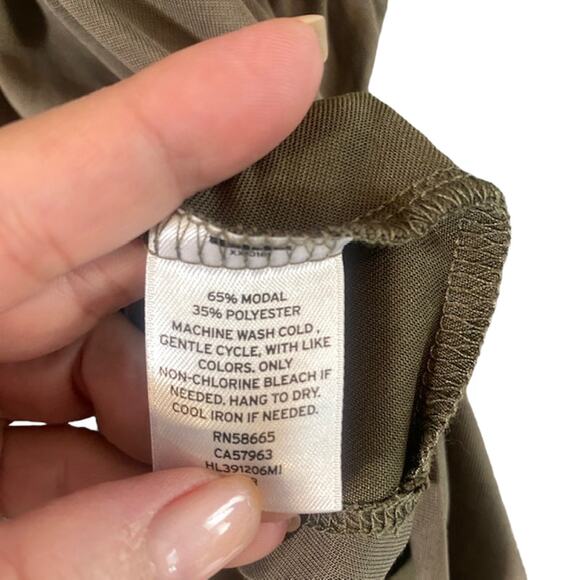 Chelsea28 Olive Green Sleeveless V-Neck Modal Blend Blouse Women Sz S - Picture 7 of 7